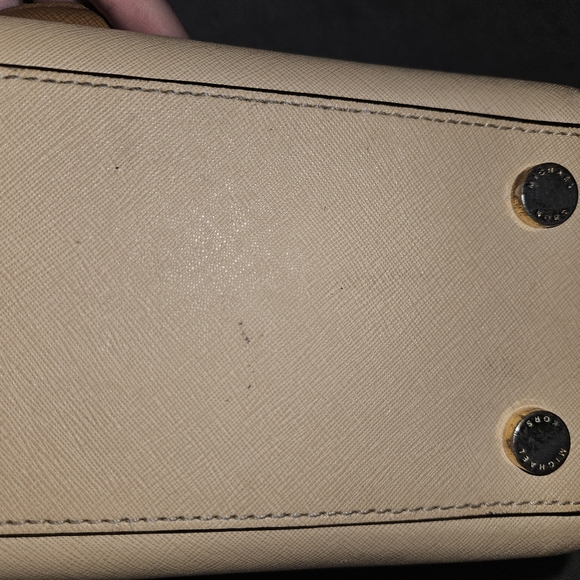 Michael Kors Purse Selma Purse Beige / Cream - Picture 8 of 16
